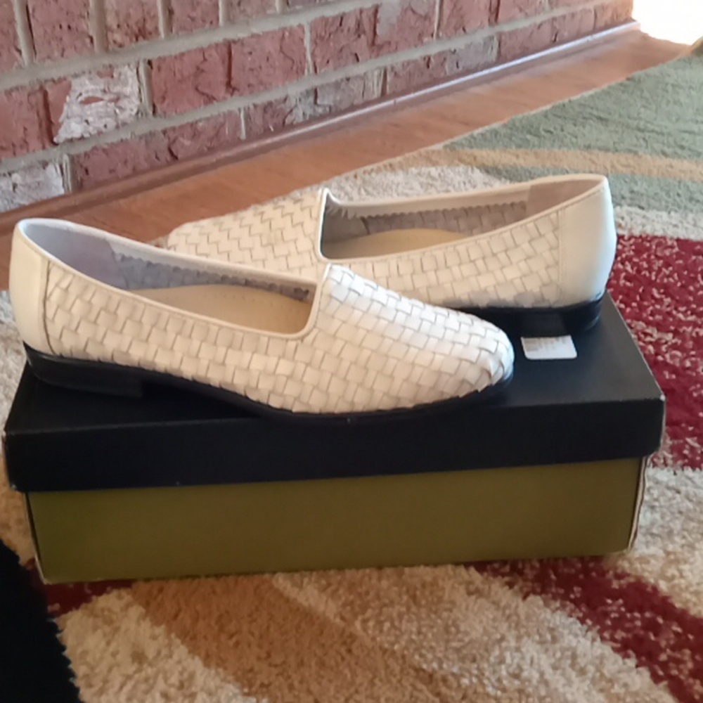 Trotters women 5 1/2 M